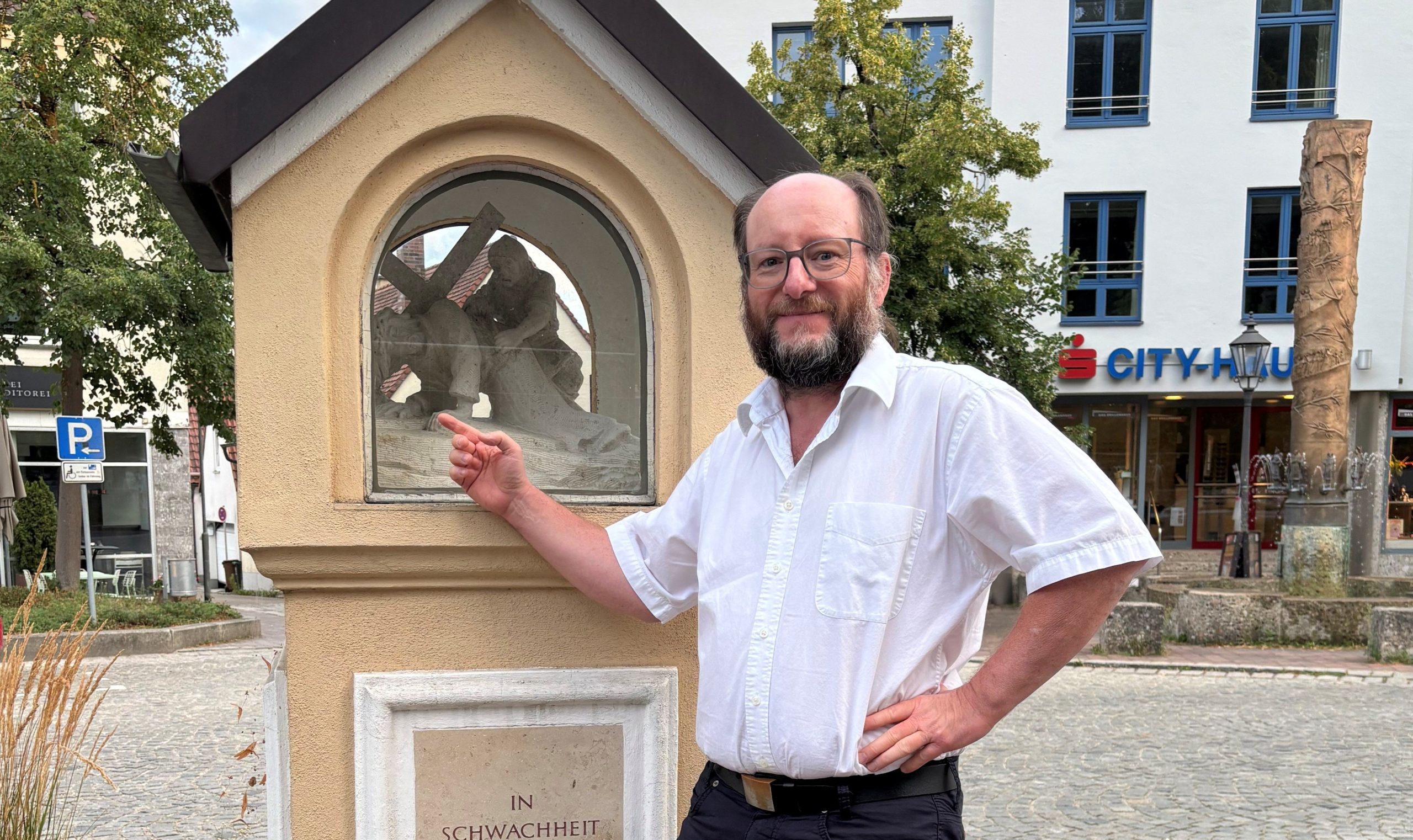 Die G&auml;ste und Mitarbeitenden sind gl&uuml;cklich &uuml;ber die neue Terrasse